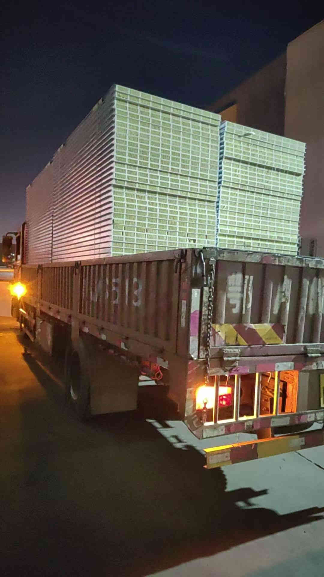 中空玻镁岩棉净化板